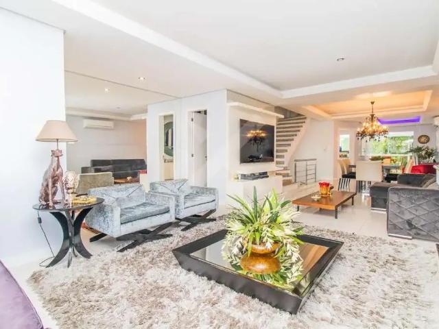 Casa / Sobrado para Venda em Porto Alegre/RS Três Figueiras 3 Quartos