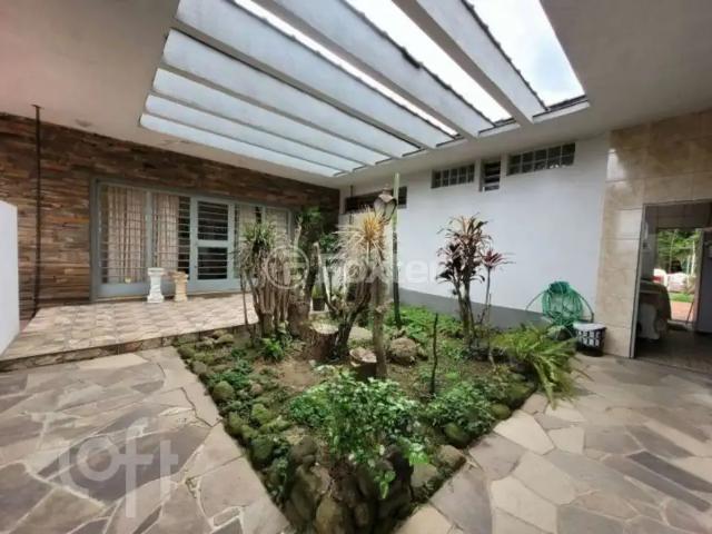Casa / Sobrado para Venda em Porto Alegre/RS Três Figueiras 3 Quartos