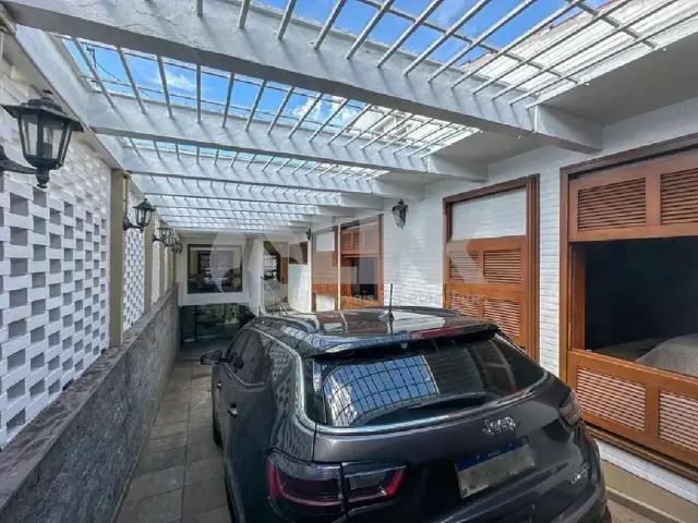 Casa / Sobrado para Venda em Porto Alegre/RS Três Figueiras 3 Quartos