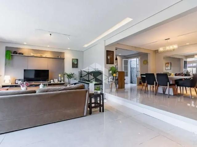 Casa / Sobrado para Venda em Porto Alegre/RS Três Figueiras 3 Quartos