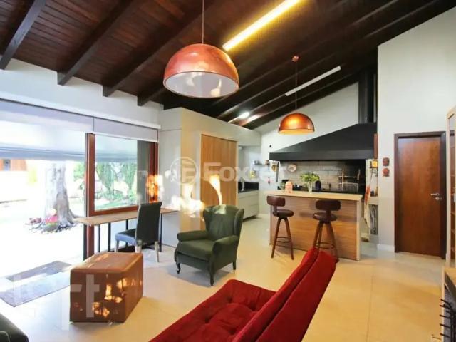 Casa / Sobrado para Venda em Porto Alegre/RS Tristeza 4 Quartos
