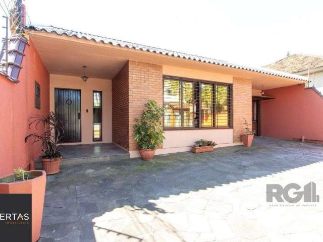 Casa / Sobrado para Venda em Porto Alegre/RS Tristeza 4 Quartos