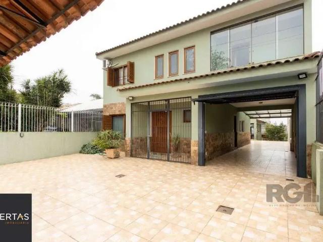Casa / Sobrado para Venda em Porto Alegre/RS Tristeza 6 Quartos