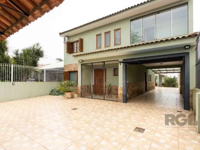 Casa / Sobrado para Venda em Porto Alegre/RS Tristeza 6 Quartos