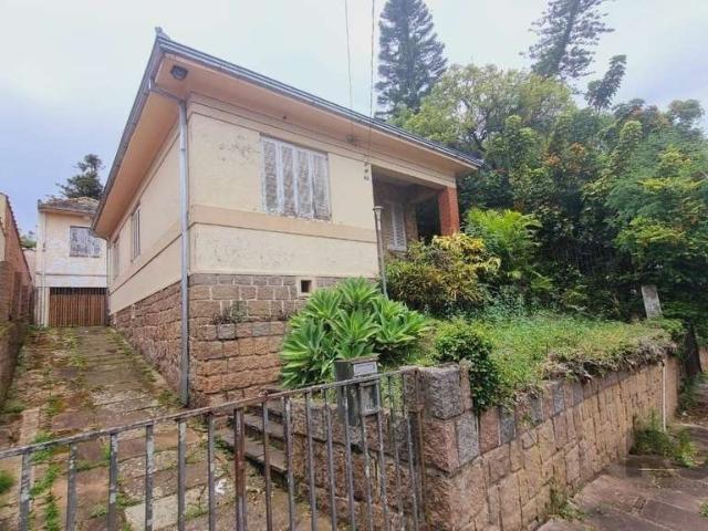 Casa / Sobrado para Venda em Porto Alegre/RS Tristeza