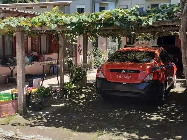 Casa / Sobrado para Venda em Porto Alegre/RS Tristeza 2 Quartos