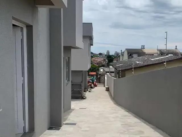 Casa / Sobrado para Venda em Porto Alegre/RS Tristeza 2 Quartos