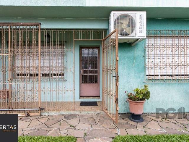 Casa / Sobrado para Venda em Porto Alegre/RS Tristeza 3 Quartos