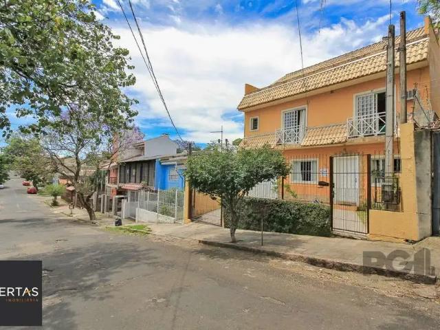 Casa / Sobrado para Venda em Porto Alegre/RS Tristeza 3 Quartos