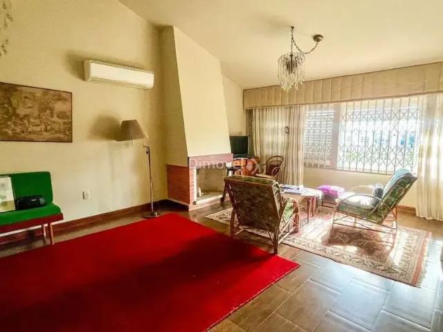 Casa / Sobrado para Venda em Porto Alegre/RS Tristeza 3 Quartos