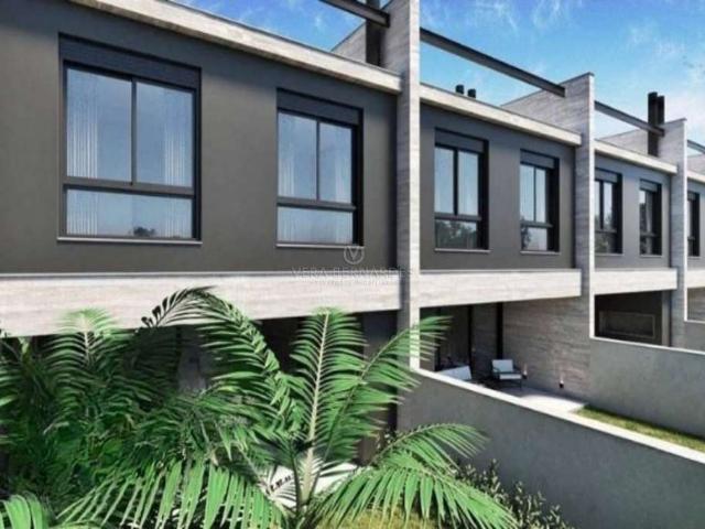 Casa / Sobrado para Venda em Porto Alegre/RS Tristeza 3 Quartos