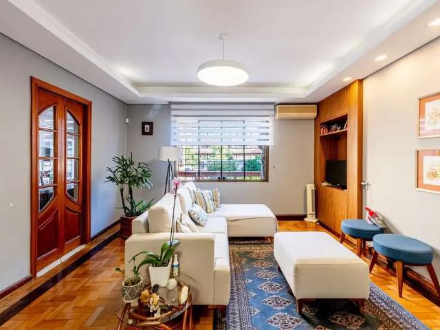 Casa / Sobrado para Venda em Porto Alegre/RS Tristeza 3 Quartos