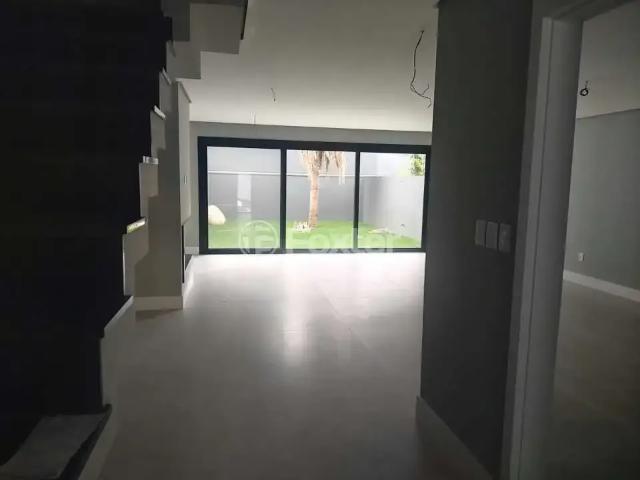 Casa / Sobrado para Venda em Porto Alegre/RS Tristeza 3 Quartos