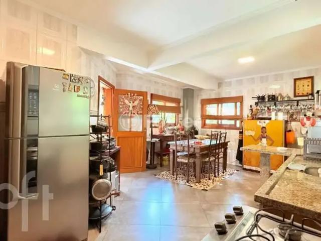 Casa / Sobrado para Venda em Porto Alegre/RS Tristeza 3 Quartos
