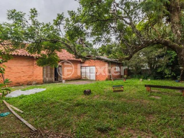 Casa / Sobrado para Venda em Porto Alegre/RS Tristeza 3 Quartos