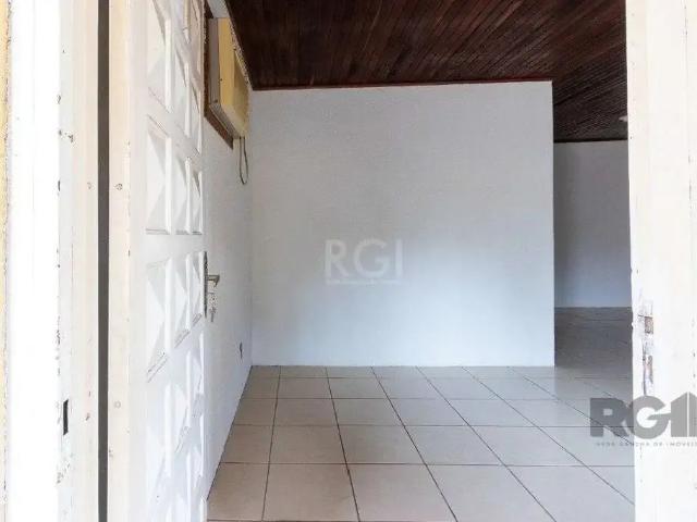 Casa / Sobrado para Venda em Porto Alegre/RS Vila Nova 3 Quartos