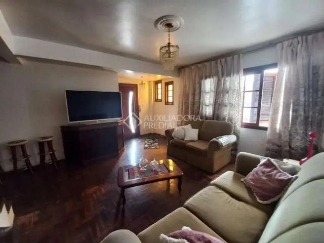 Casa / Sobrado para Venda em Porto Alegre/RS Vila Nova 3 Quartos