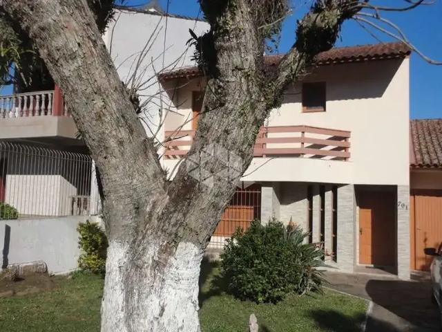 Casa / Sobrado para Venda em Porto Alegre/RS Vila Nova 3 Quartos
