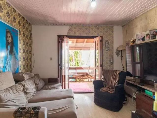 Casa / Sobrado para Venda em Porto Alegre/RS Vila Nova 3 Quartos