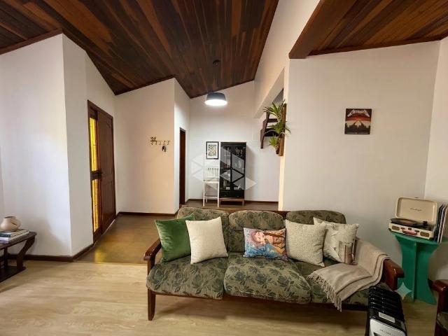 Casa / Sobrado para Venda em Porto Alegre/RS Vila Nova 3 Quartos