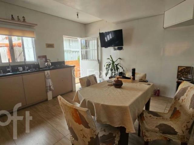 Casa / Sobrado para Venda em Porto Alegre/RS Vila Nova 2 Quartos