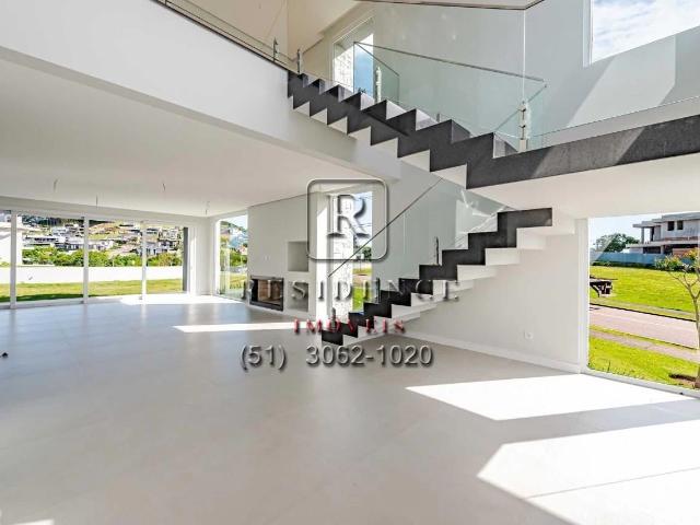 Casa / Sobrado para Venda em Porto Alegre/RS Vila Nova 4 Quartos
