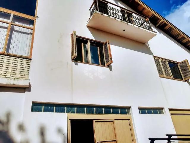 Casa / Sobrado para Venda em Porto Alegre/RS Vila Nova 4 Quartos