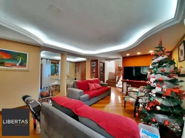 Casa / Sobrado para Venda em Porto Alegre/RS Vila Nova 5 Quartos
