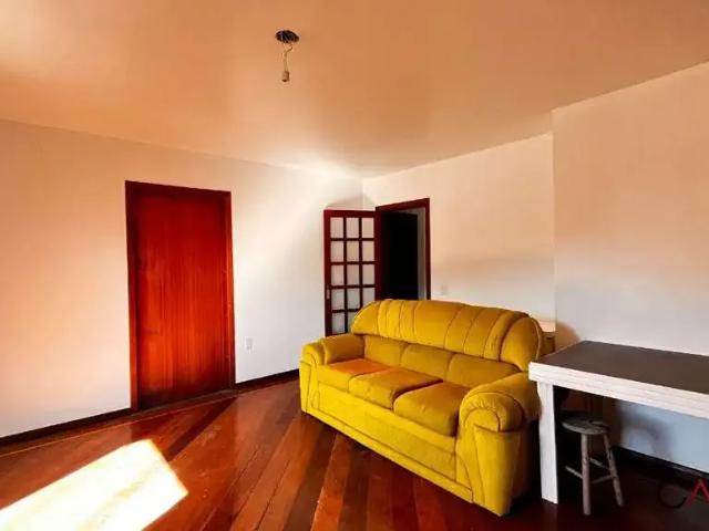 Casa / Sobrado para Venda em Porto Alegre/RS Vila Nova 5 Quartos