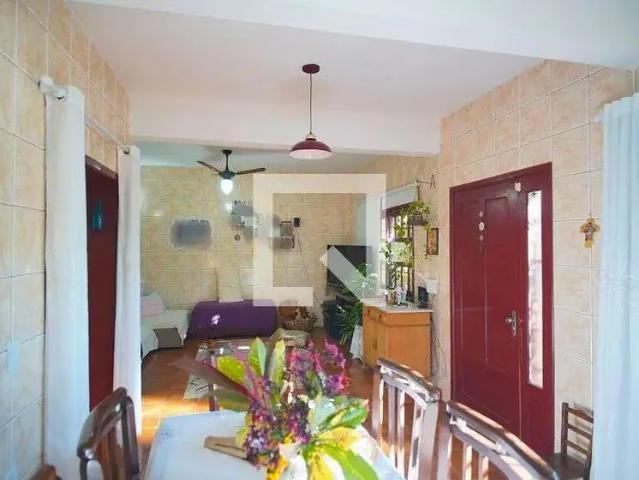 Casa / Sobrado para Venda em Porto Alegre/RS Vila Operária 4 Quartos