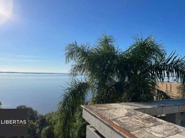 Casa / Sobrado para Venda em Porto Alegre/RS Vila Assunção 4 Quartos