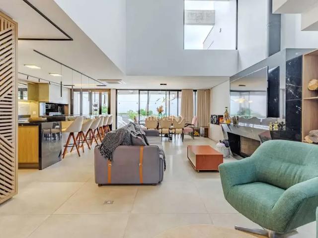 Casa / Sobrado para Venda em Porto Alegre/RS Vila Assunção 4 Quartos