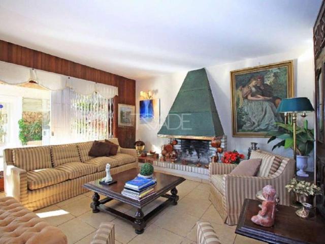 Casa / Sobrado para Venda em Porto Alegre/RS Vila Assunção 4 Quartos