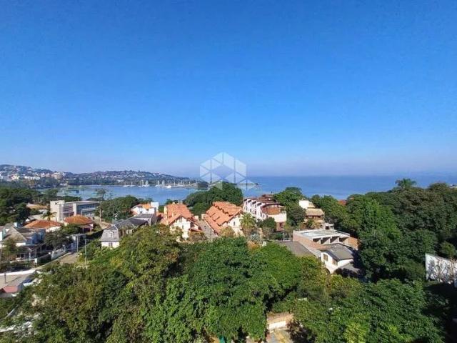 Casa / Sobrado para Venda em Porto Alegre/RS Vila Assunção 4 Quartos