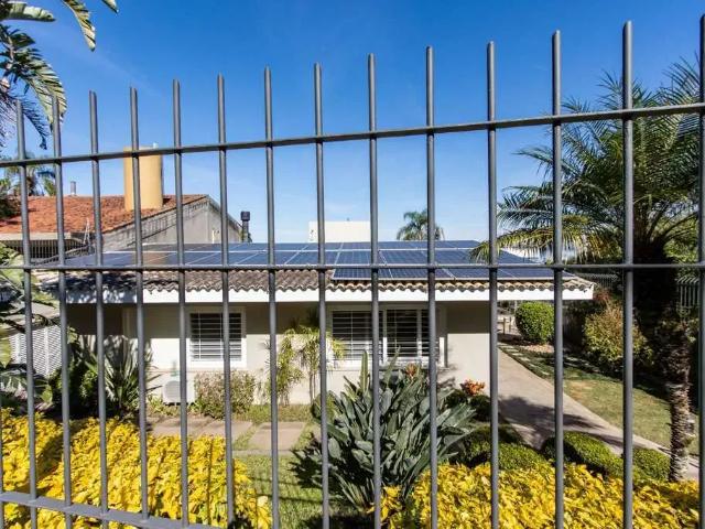 Casa / Sobrado para Venda em Porto Alegre/RS Vila Assunção 4 Quartos