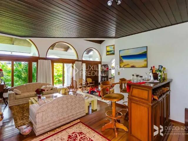 Casa / Sobrado para Venda em Porto Alegre/RS Vila Assunção 4 Quartos