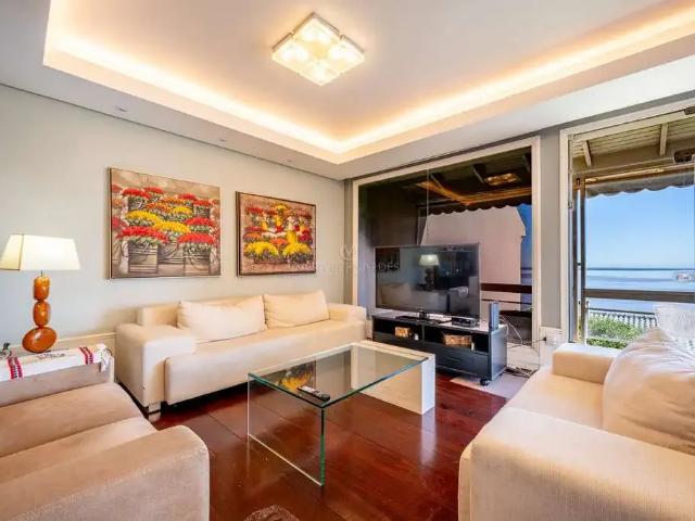 Casa / Sobrado para Venda em Porto Alegre/RS Vila Assunção 4 Quartos