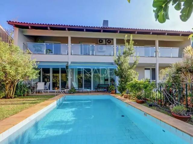 Casa / Sobrado para Venda em Porto Alegre/RS Vila Assunção 4 Quartos