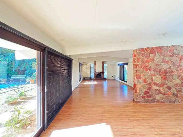 Casa / Sobrado para Venda em Porto Alegre/RS Vila Assunção 4 Quartos
