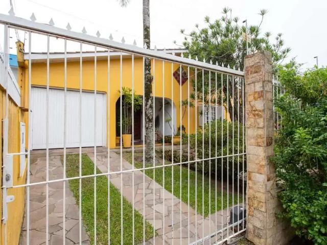 Casa / Sobrado para Venda em Porto Alegre/RS Vila Assunção 5 Quartos