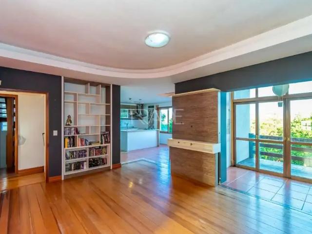 Casa / Sobrado para Venda em Porto Alegre/RS Vila Assunção 5 Quartos