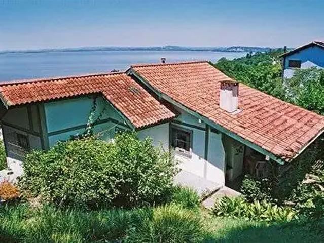 Casa / Sobrado para Venda em Porto Alegre/RS Vila Conceição 3 Quartos