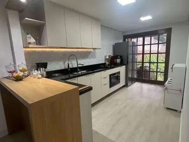 Casa / Sobrado para Venda em Porto Alegre/RS Vila Conceição 3 Quartos