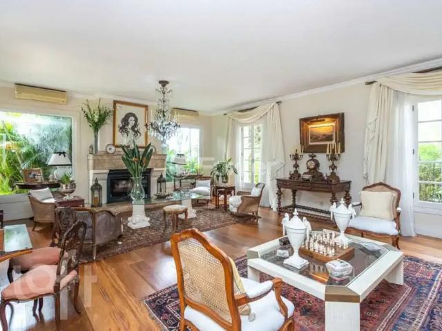 Casa / Sobrado para Venda em Porto Alegre/RS Vila Conceição 4 Quartos