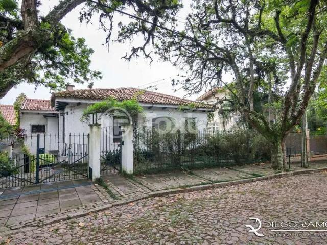 Casa / Sobrado para Venda em Porto Alegre/RS Vila Conceição 4 Quartos