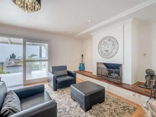 Casa / Sobrado para Venda em Porto Alegre/RS Vila Conceição 5 Quartos