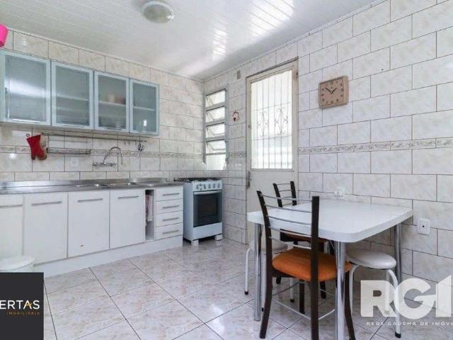 Casa / Sobrado para Venda em Porto Alegre/RS Vila Ipiranga 3 Quartos