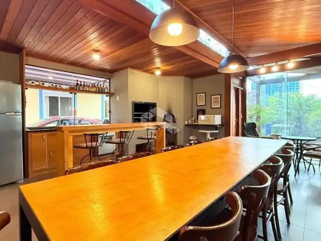 Casa / Sobrado para Venda em Porto Alegre/RS Vila Ipiranga 3 Quartos