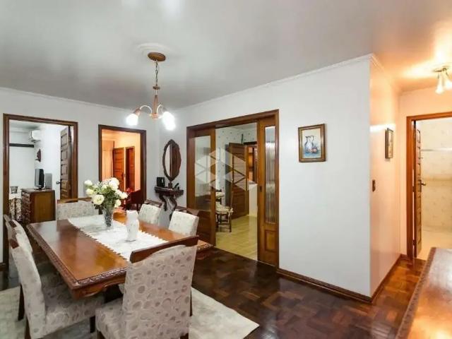 Casa / Sobrado para Venda em Porto Alegre/RS Vila Ipiranga 3 Quartos