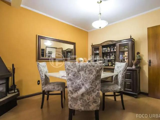 Casa / Sobrado para Venda em Porto Alegre/RS Vila Ipiranga 3 Quartos